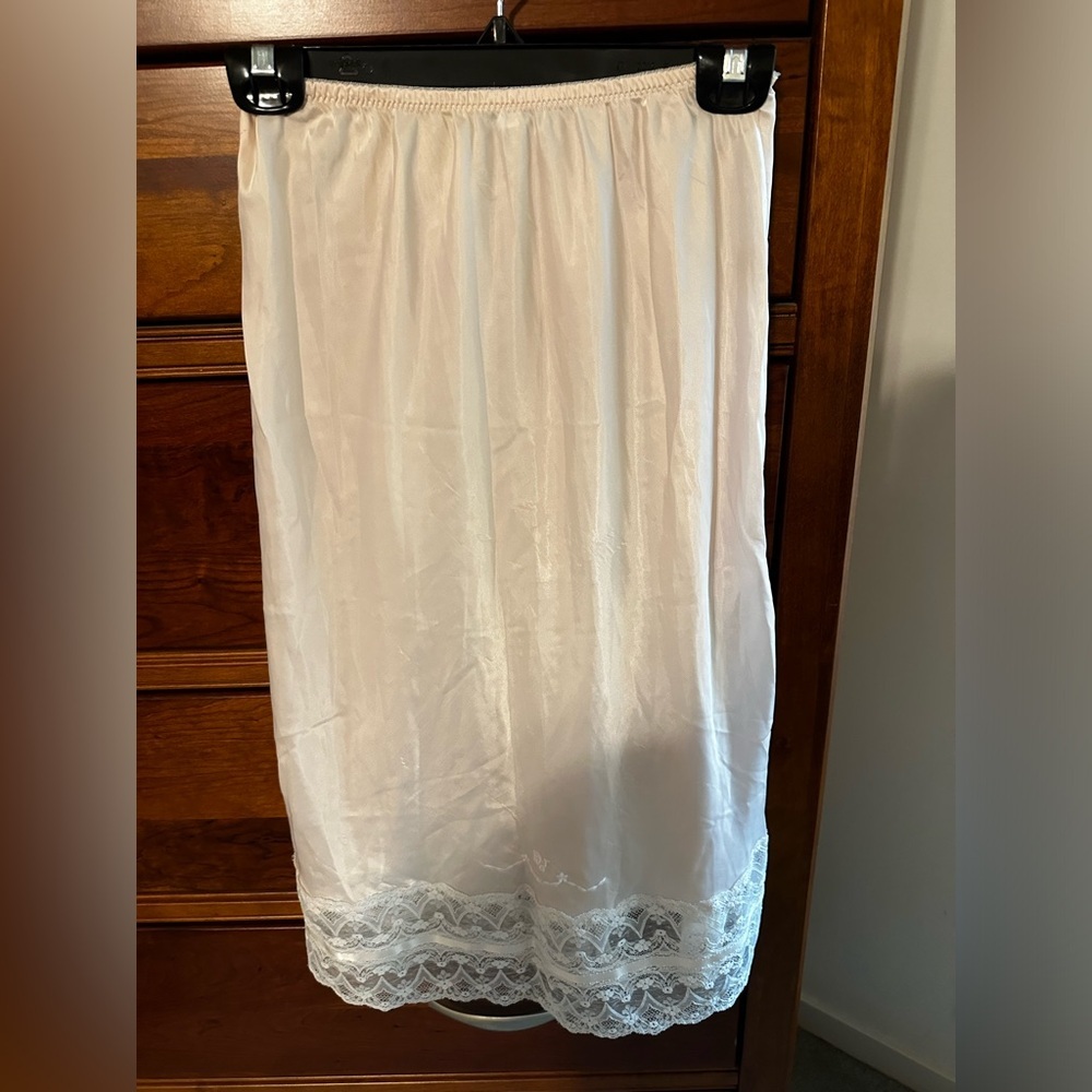 Vintage Christian Dior Half Slip in Blush Pink from Bonwit Teller. - Picture 2 of 16
